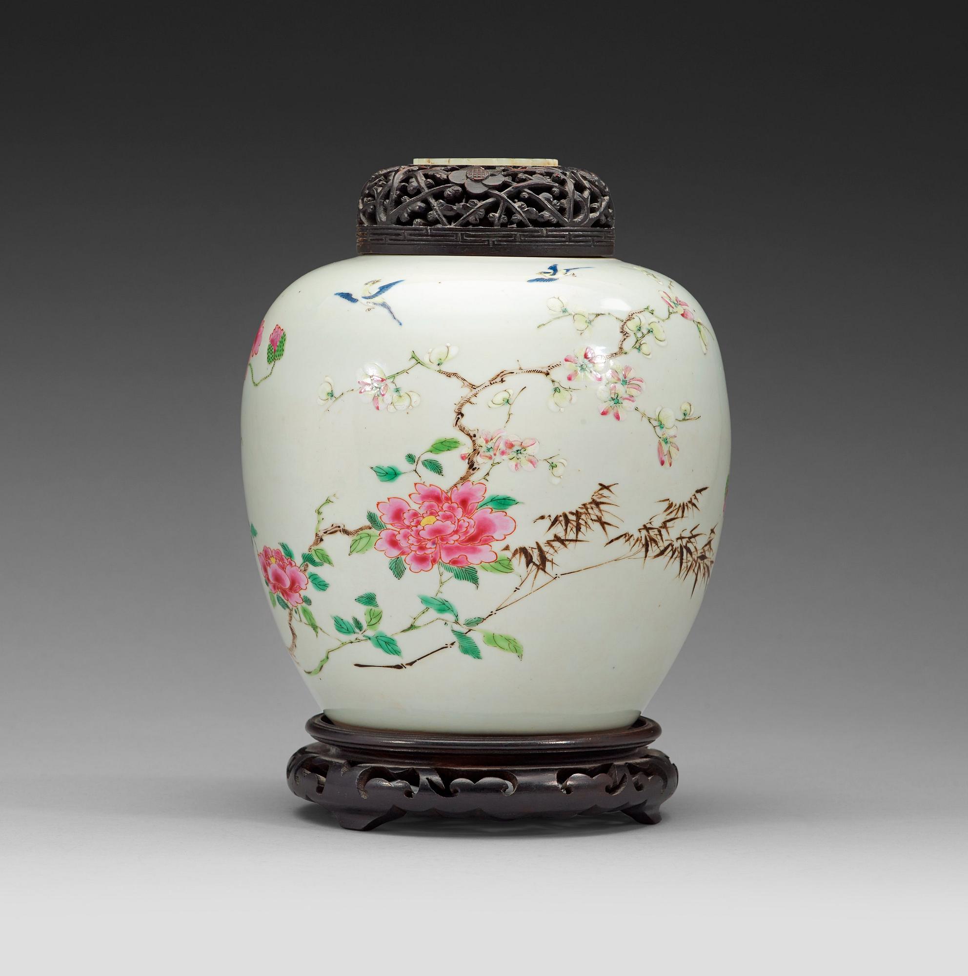 A famille rose jar, Qing dynasty 18th century.