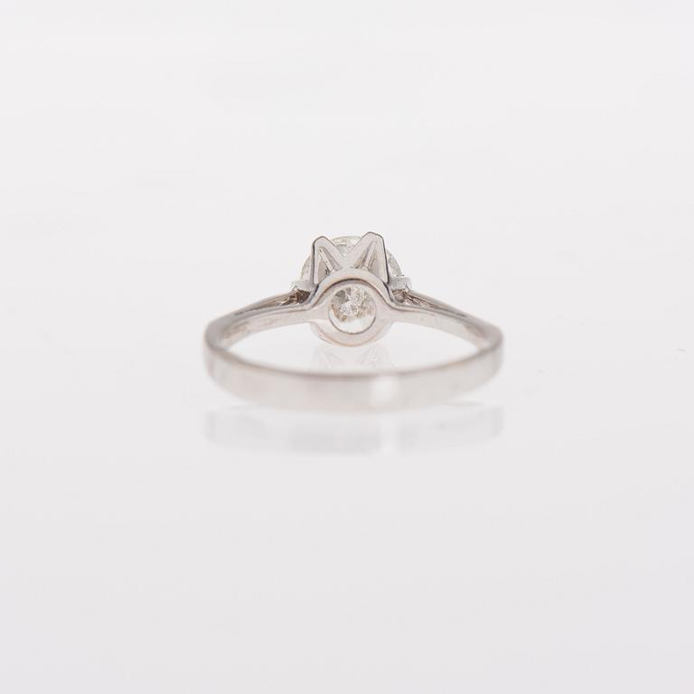 RING, briljantslipad diamant, 18K vitguld. Importstämpel Karl Bertel Karlsson, Helsingfors 1979.