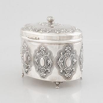 A sterling silver box with lid, 20th Century.