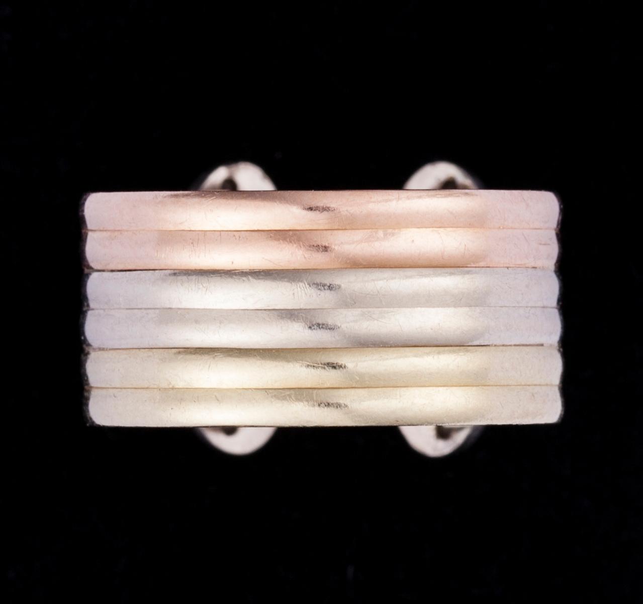 RING, 18K trefärgers guld, diamanter. 1982. Vikt ca 4 g.