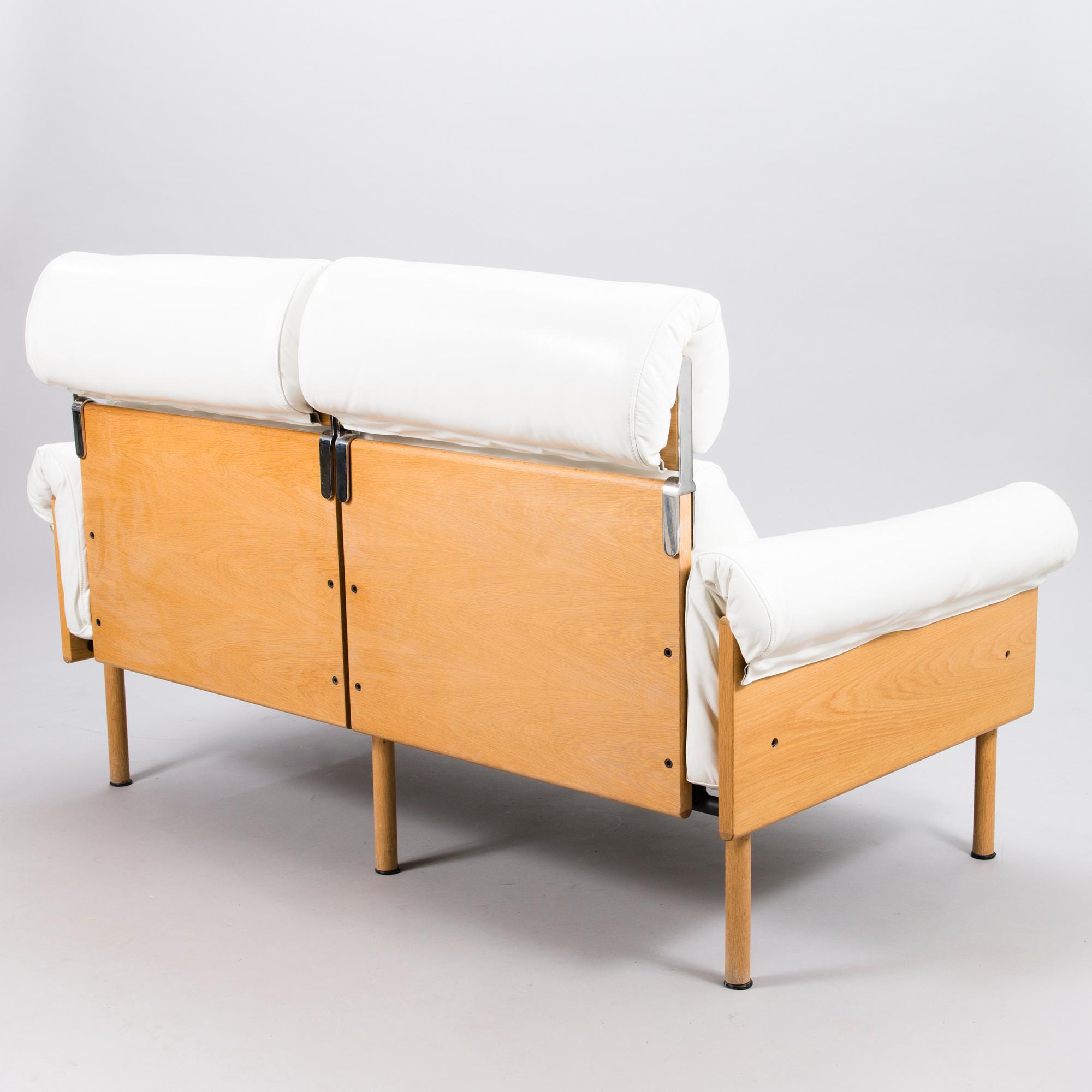 YRJÖ KUKKAPURO, sohva, "Ateljee", Haimi/Avarte 1900-luvun loppu.