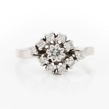 18K white gold ring with round brilliant-cut diamonds, Alton, Falköping, 1974.