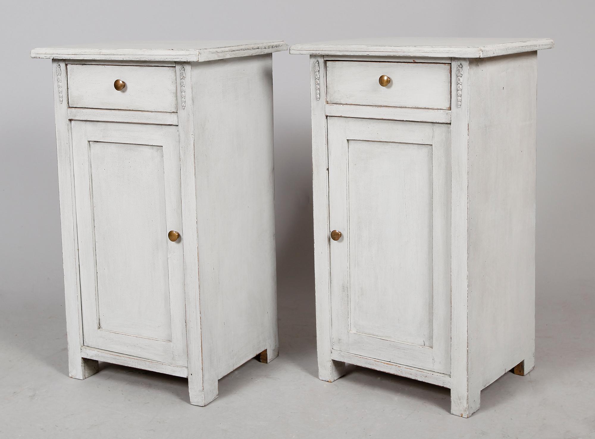 POTTSKÅP, 1 par, gustaviansk stil, 1900-talets första hälft.