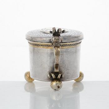 Magnus Myrman, miniatyrdryckeskanna, silver, Norrköping (verksam 1706-1730). Senbarock.