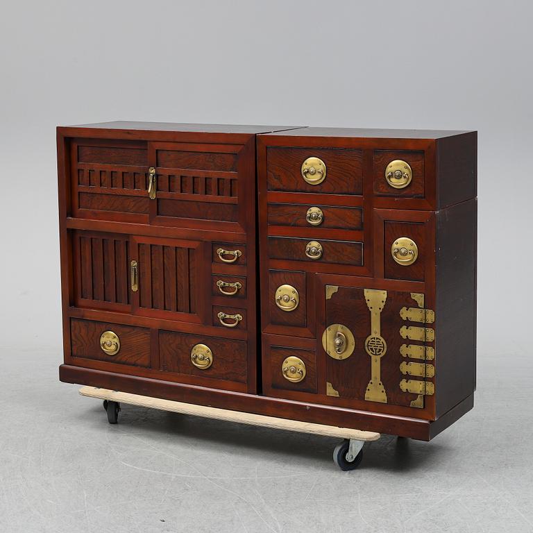 A second half of the 20th Century 3 pcs step tansu.