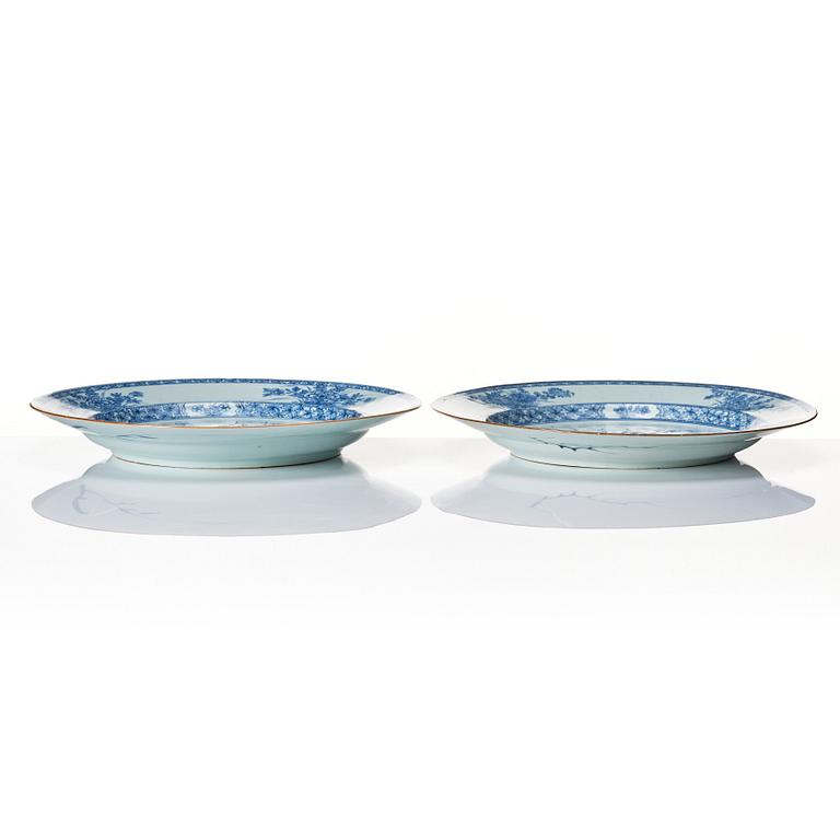 A pair of blue and white serving dishes, Qing dynasty, 18th Century.