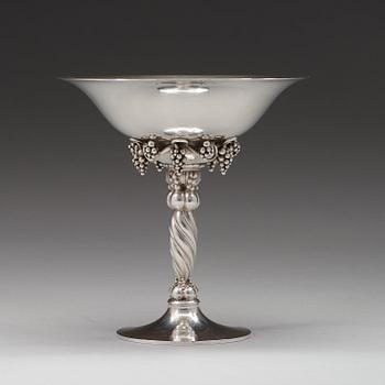 Georg Jensen, A Georg Jensen sterling bowl, design nr 263B, Copenhagen 1945-77.