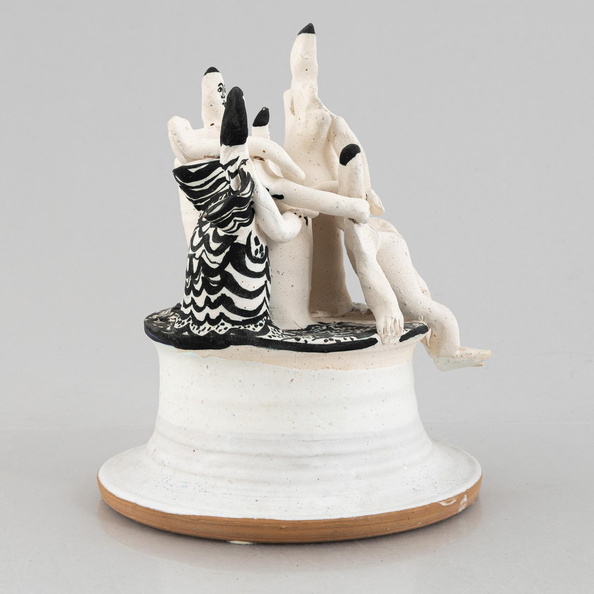 Ulrica Hydman-Vallien, skulptur, stengods, egen ateljé.