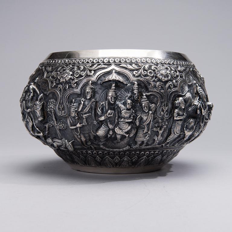 INDIAN/BURMESE SILVER BOWL with Peacock Marking.  Weight 900 g. Around 1900.