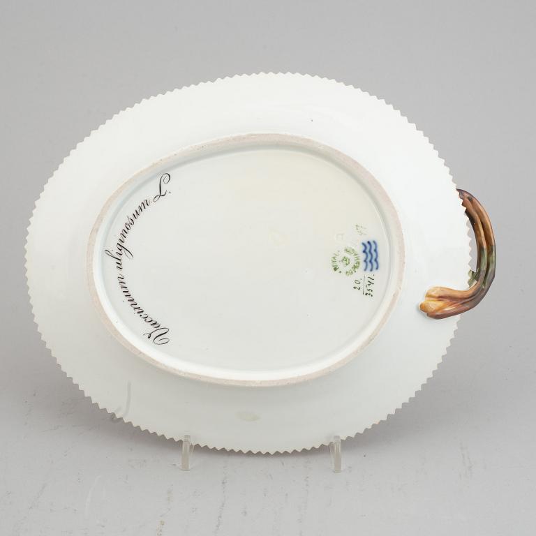 A Royal Copenhagen 'Flora Danica' serving dish, Denmark, 20th Century.