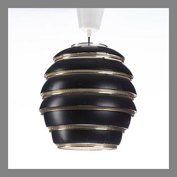 ALVAR AALTO, CEILING LAMP. Beehive A332. Manufactured by Valaistustyö. Designed in 1953.