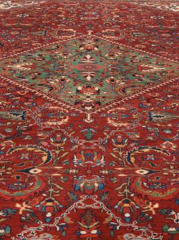 A CARPET. A semi-antique Mahal. 427 x 332 cm.