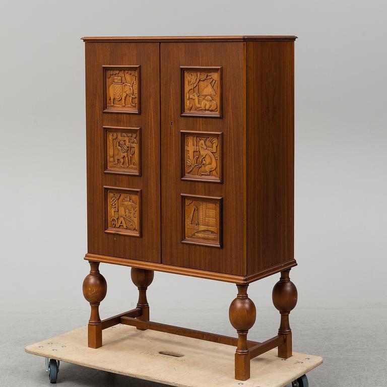 EUGEN HÖGLUND, skåp, Vetlanda, 1900-talets mitt.