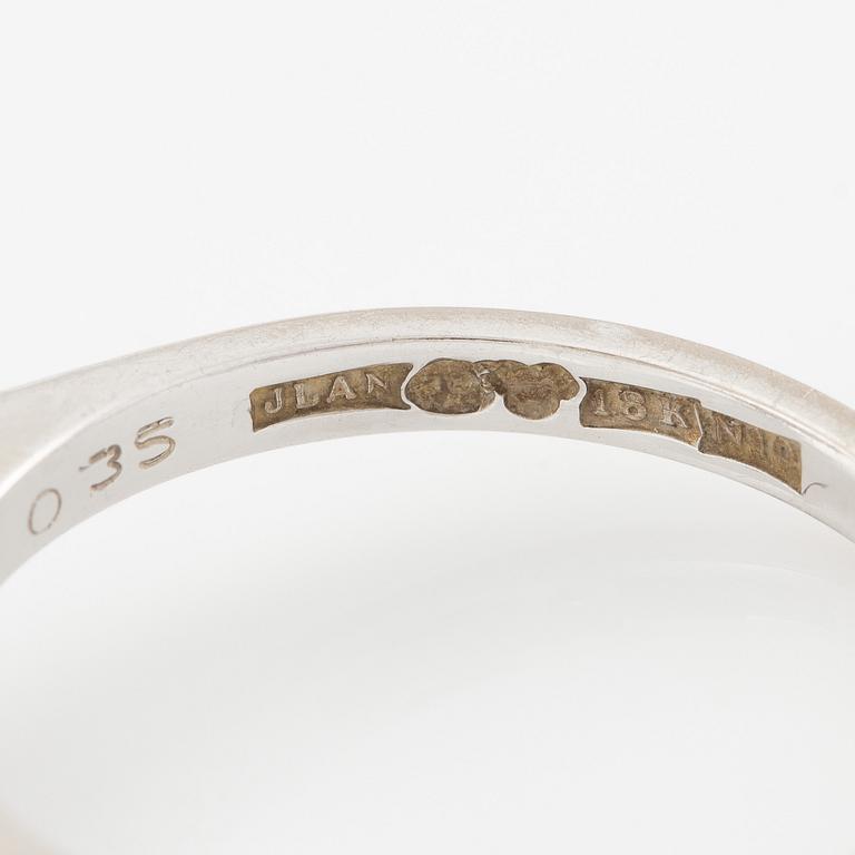 Ring, Evert Lindberg, 18K white gold with emerald and brilliant-cut diamonds.