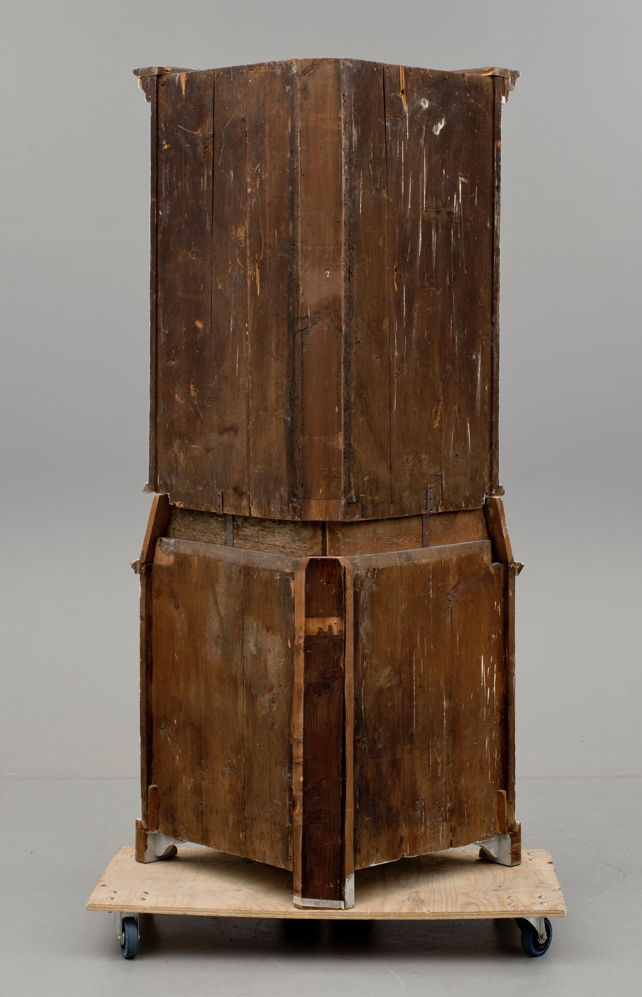 HÖRNSKÅP, 1800-tal.