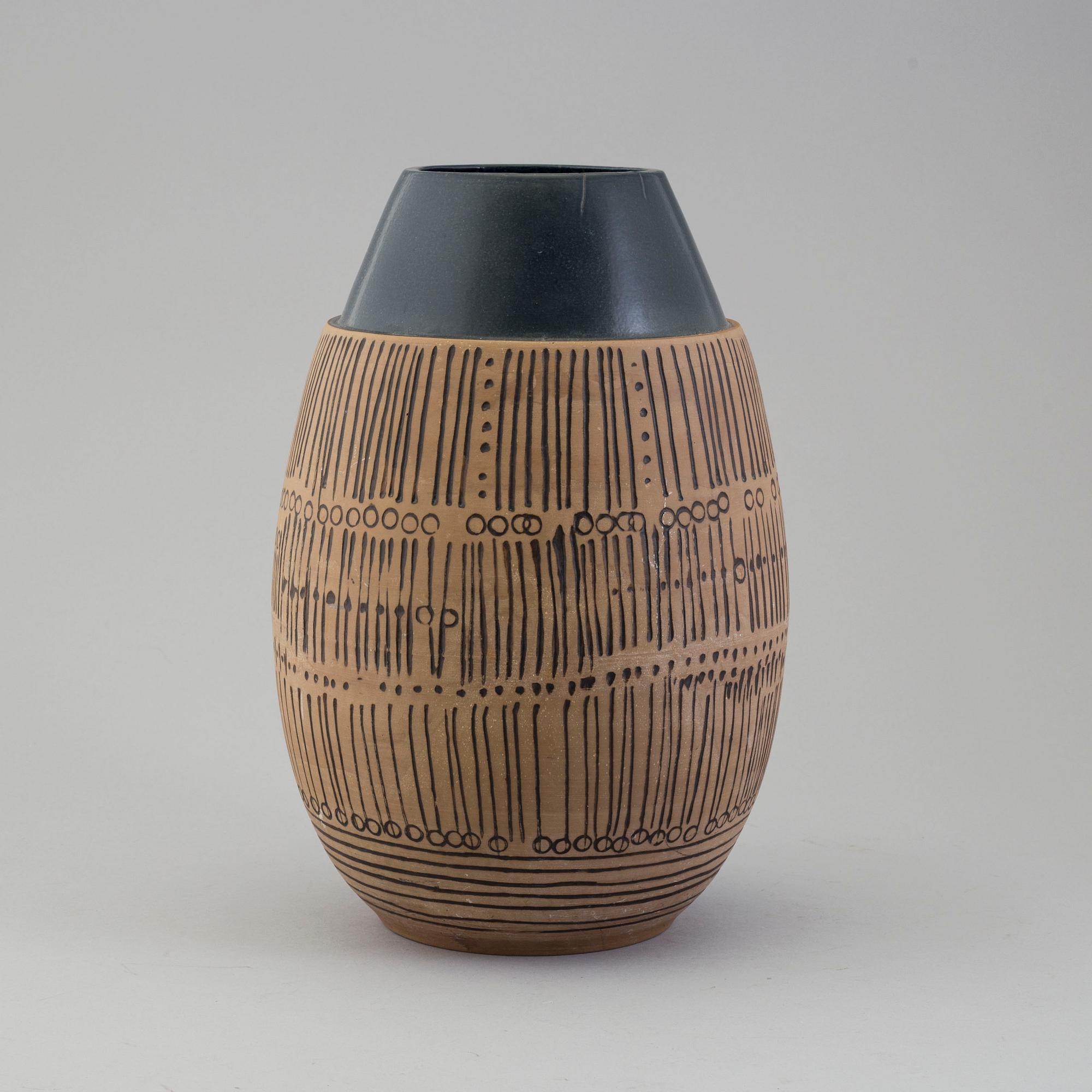 LISA LARSON, vas, "Grenada", stengods, Gustavsberg, formgiven 1959.