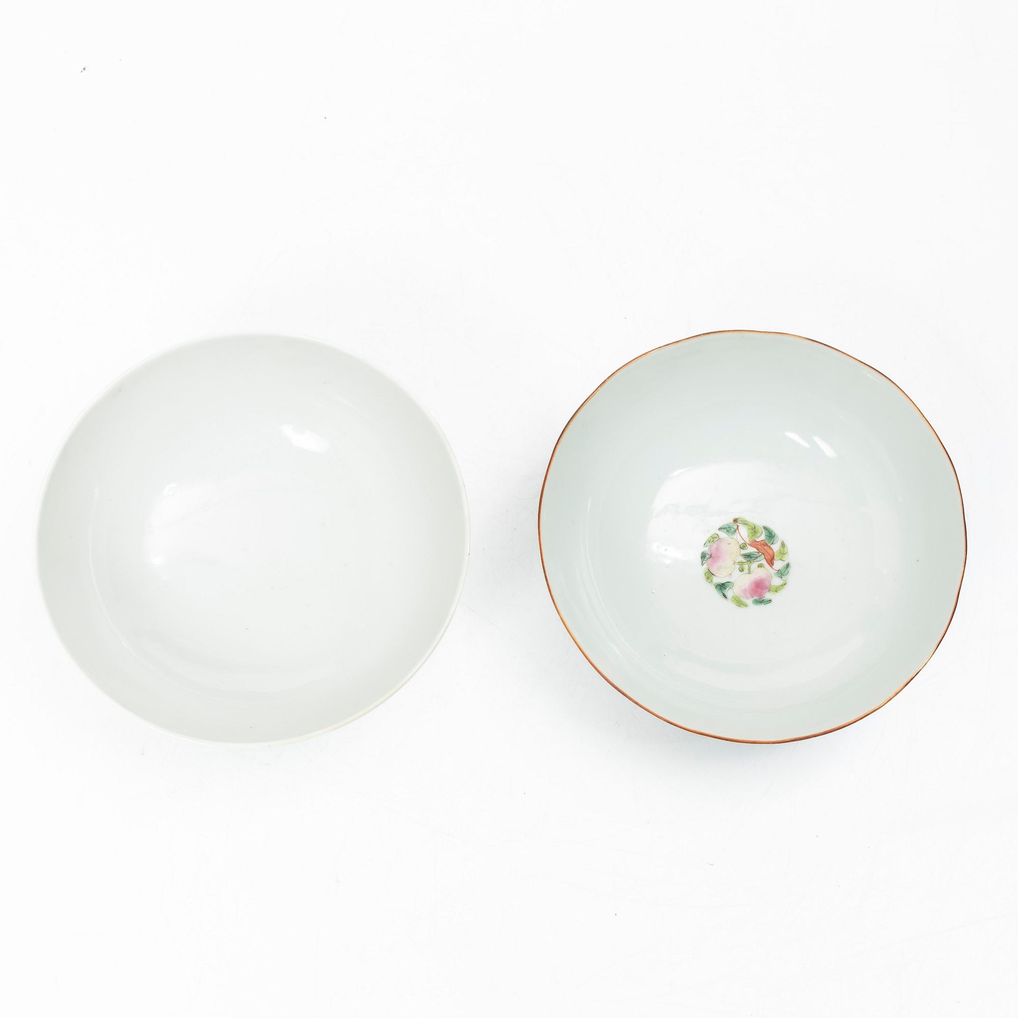 Skålar, två stycken, porslin. Sen Qingdynasti/tidigt 1900-tal.