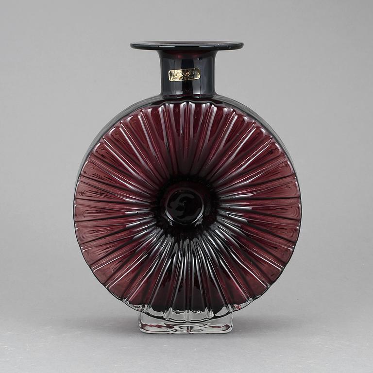 FLASKA, "Solflaskan", Helena Tynell, Riihimäen lasi, Finland, 1900-talets senare hälft.