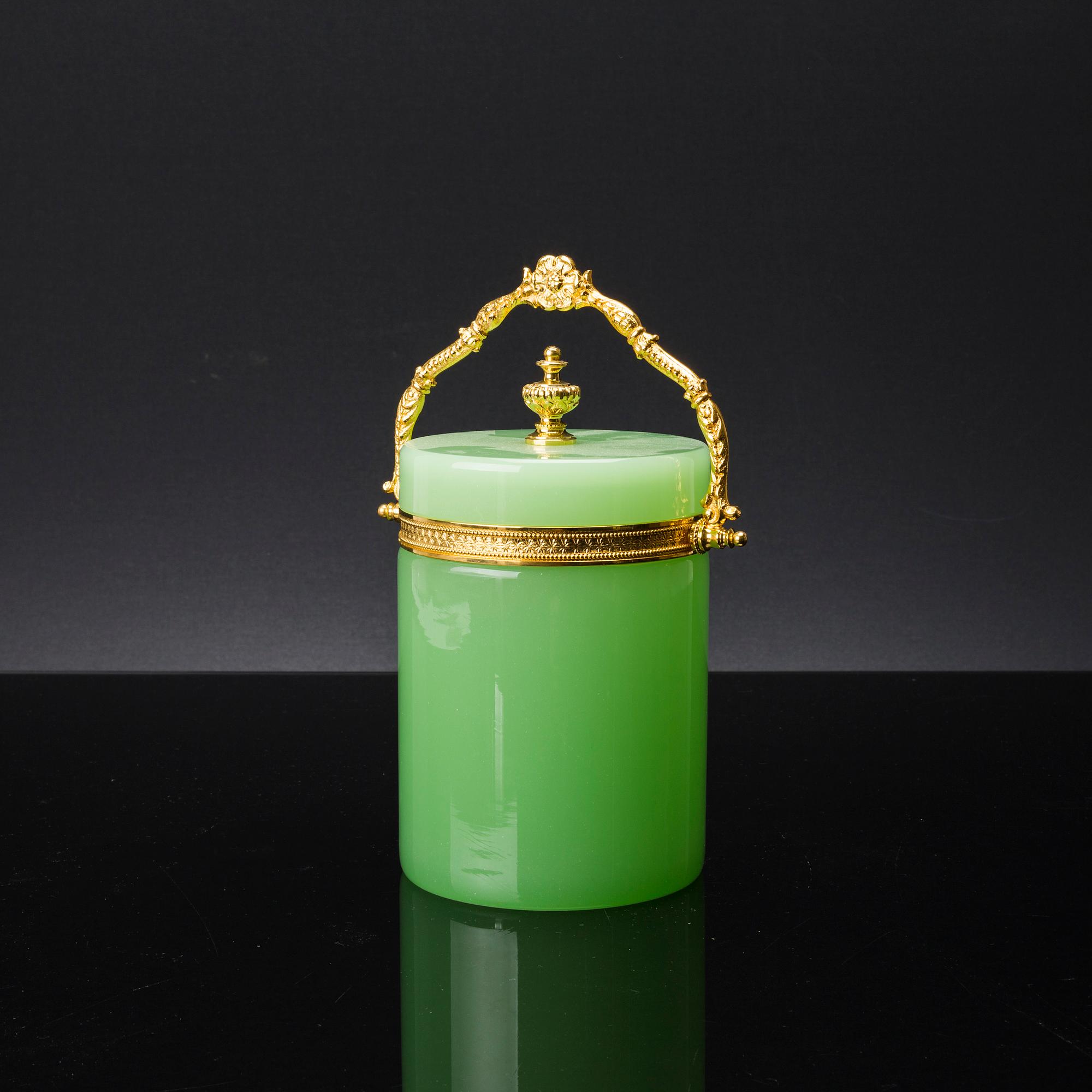 A FRENCH GLASS BOX, first half of 20th century.