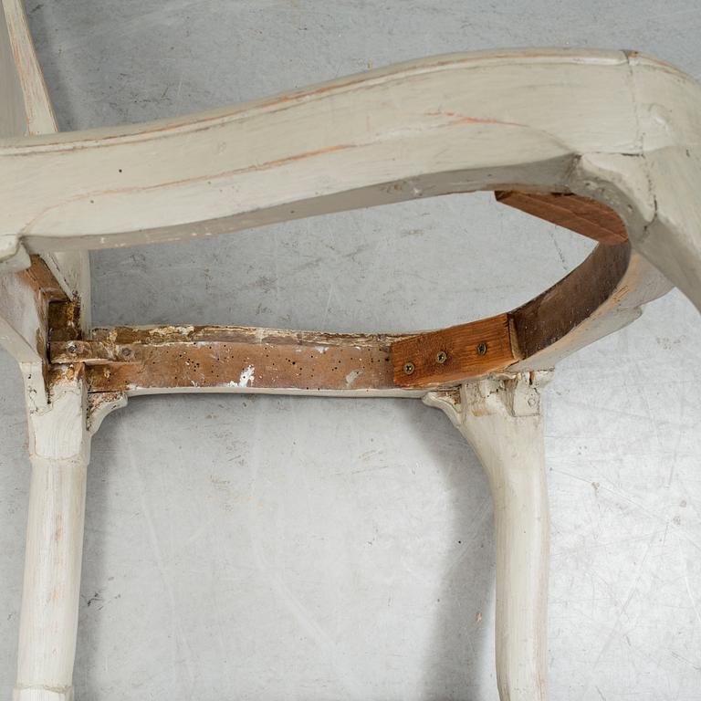 A set of four mid 1700s chairs (2+2).