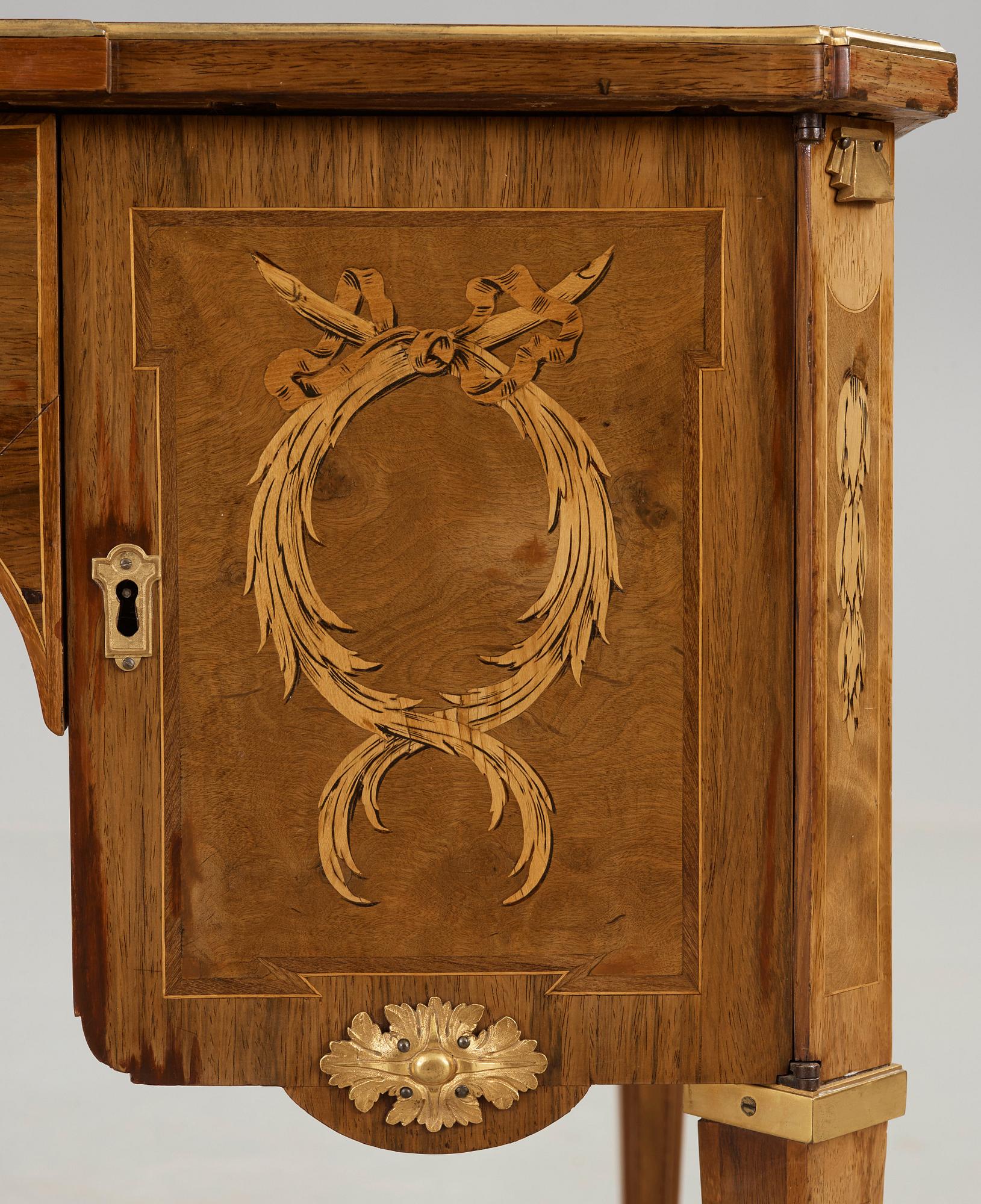 SKRIVBORD, av Georg Haupt (mästare i Stockholm 1770-1784), ej signerat. Gustavianskt.