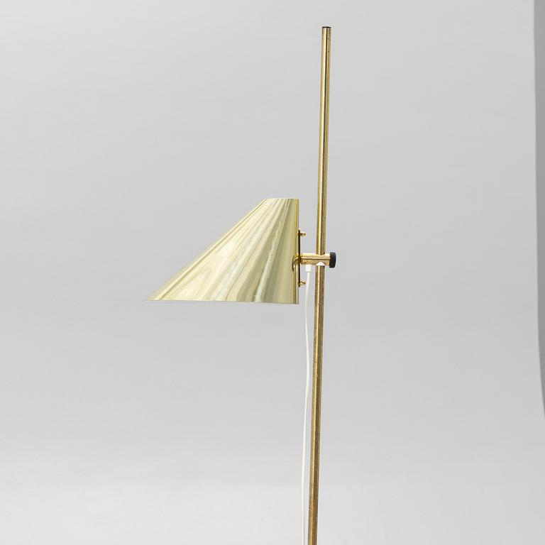 Hans-Agne Jakobsson, Golvlampa, modell G-185, Markaryd, 1960/70-tal.
