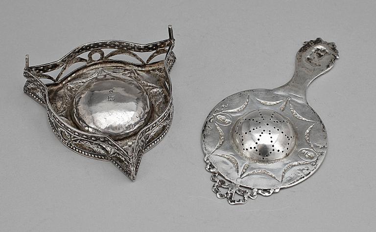 TESIL med STÄLL, silver, Louis XVI-stil, fantasistämplar, 1900-tal . Tot. Vikt 192 g.