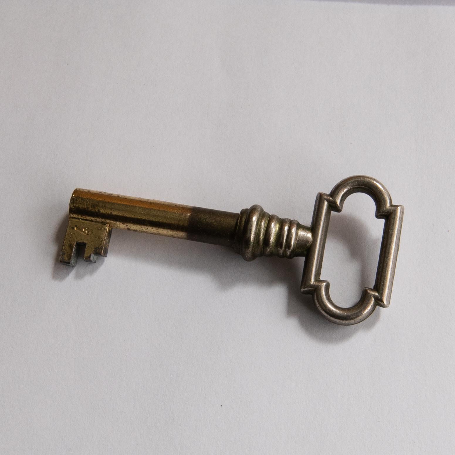 Display cabinet, Gustavian style, K.A. Roos, Helsingborg, later half of the 20th century.