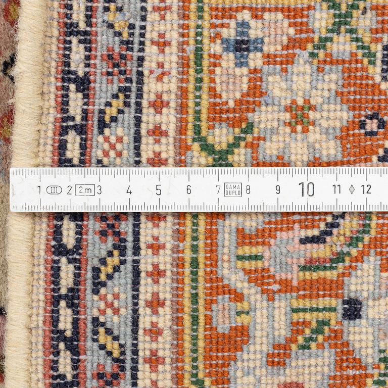 Gallerimatta, Hosseinabad, signerad, ca 295 x 85 cm.