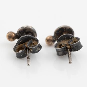 Earrings, a pair, silver gold and small diamonds, "Comet Uno Brill Earsticker", by Birdie.