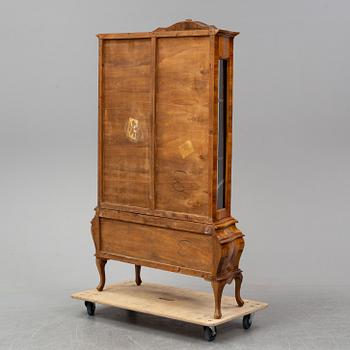 An italian rococo style cabinet, mid 20th century.