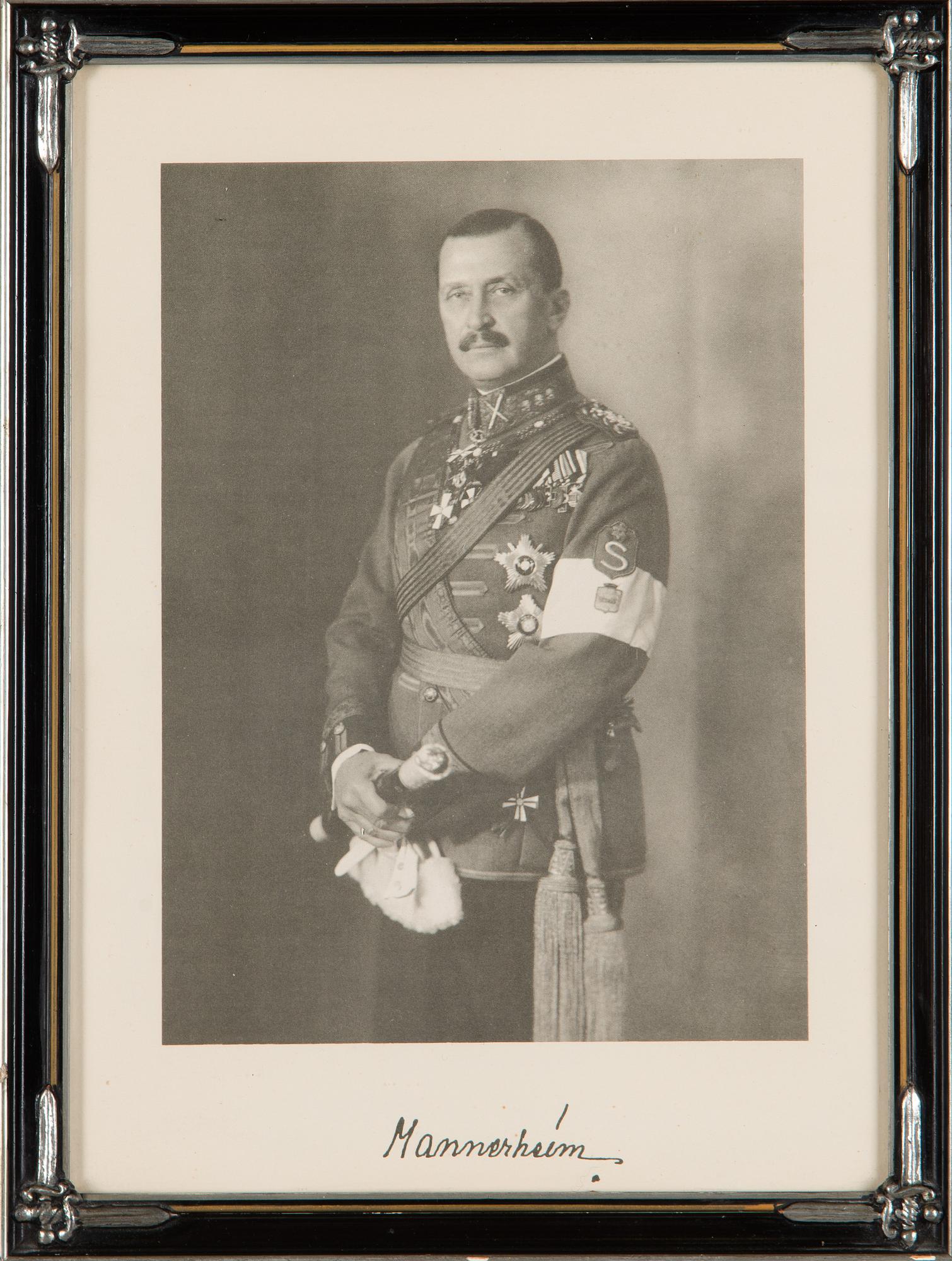 Mannerheim, painokuva kehyksissä.