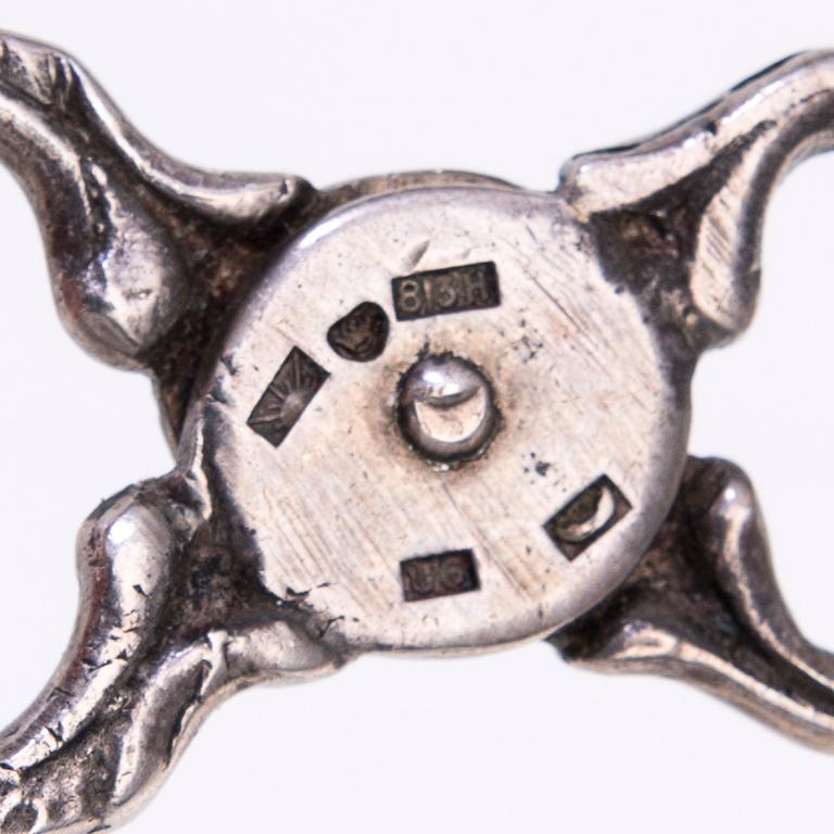 BAKELSETÄNGER, 3 st, och SALTSKEDAR, ett par, silver 1700-tal och 1900-tal. Vikt 128 g.