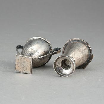 LUKTDOSOR, 2 st, silver, 1800-tal. Ca 69,5 gram.