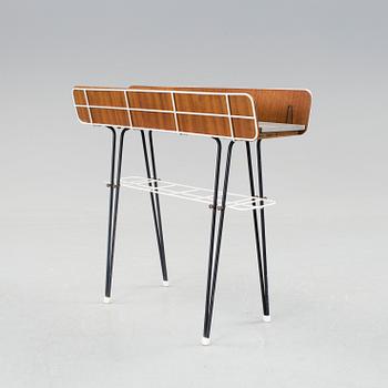 A mid 20th century jardiniere..