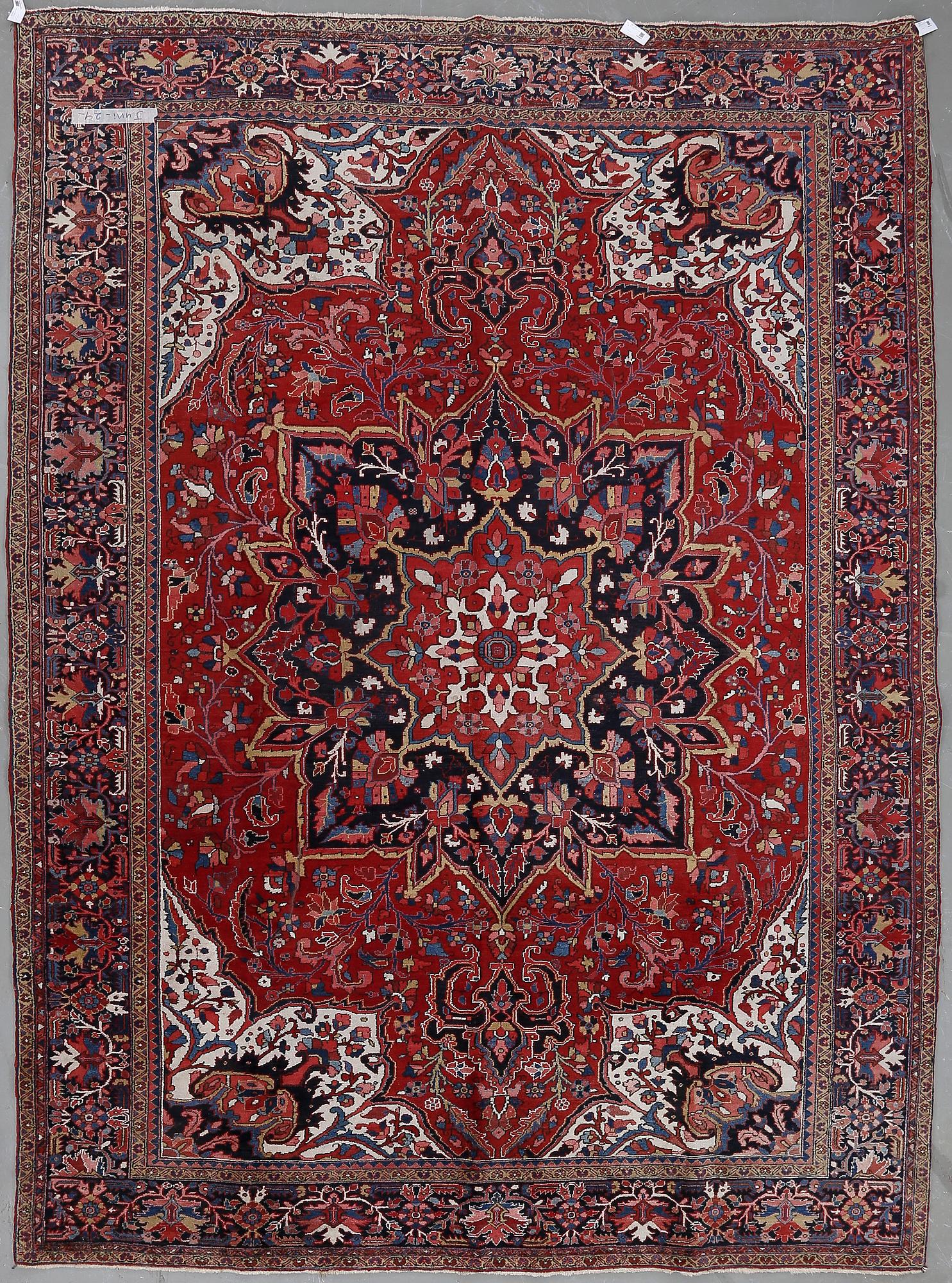 MATTA, Heris, old. S k Rulbaf. Ca 415x305 cm.
