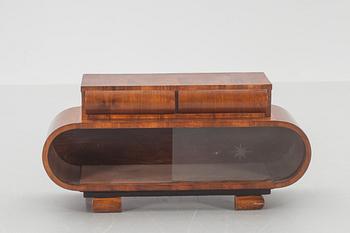 BYRÅ, med glasdörrar, art deco-stil.