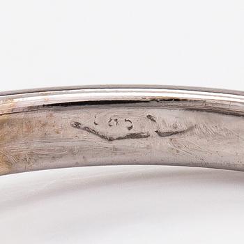 A 14K whitegold ring with diamonds ca. 1.32 ct in total. With AIG certificate.