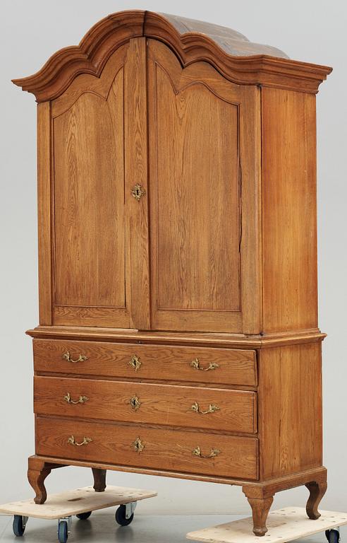 SALSSKÅP, rokoko, 1700-tal.