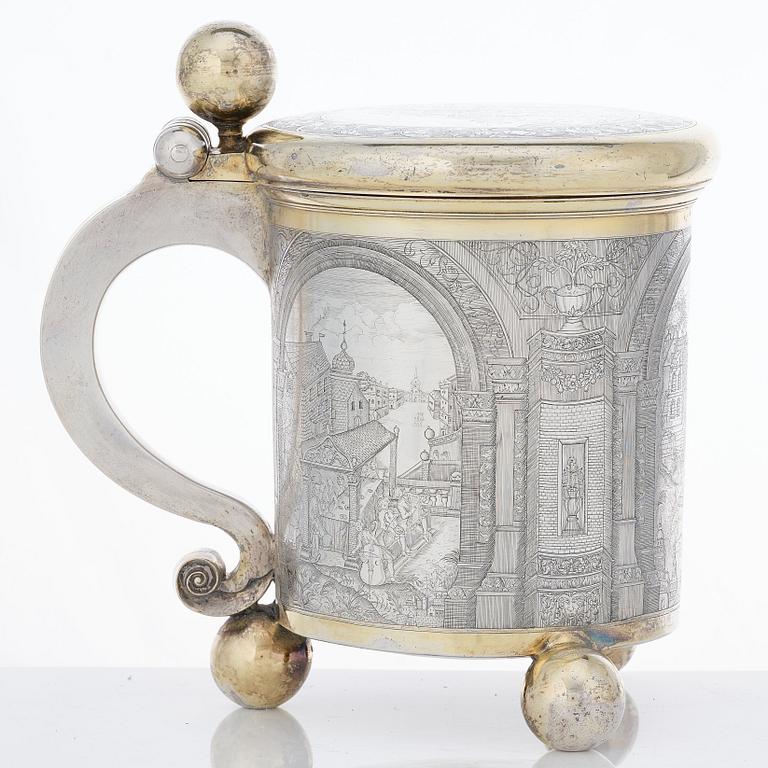 A Baltic 17th century parcel-gilt silver tankard, unmarked.