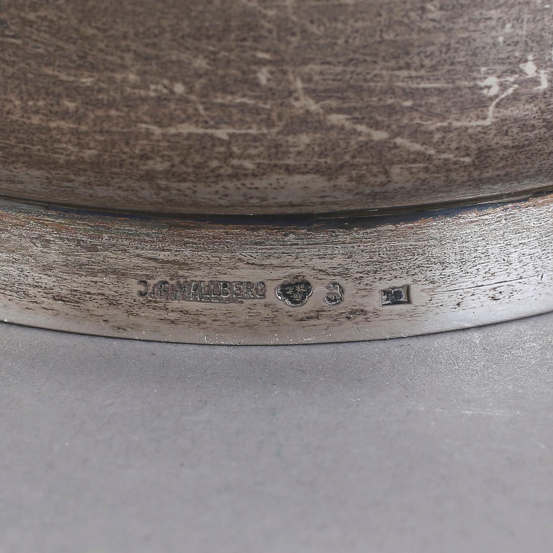 MUGGAR, ett par, silver, CG Hallberg, Stockholm 1897. Tot ca 956 gram.