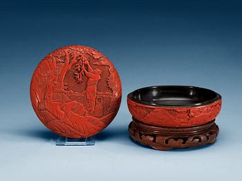 1294. A red lacquer box with cover, Qing dynasty.