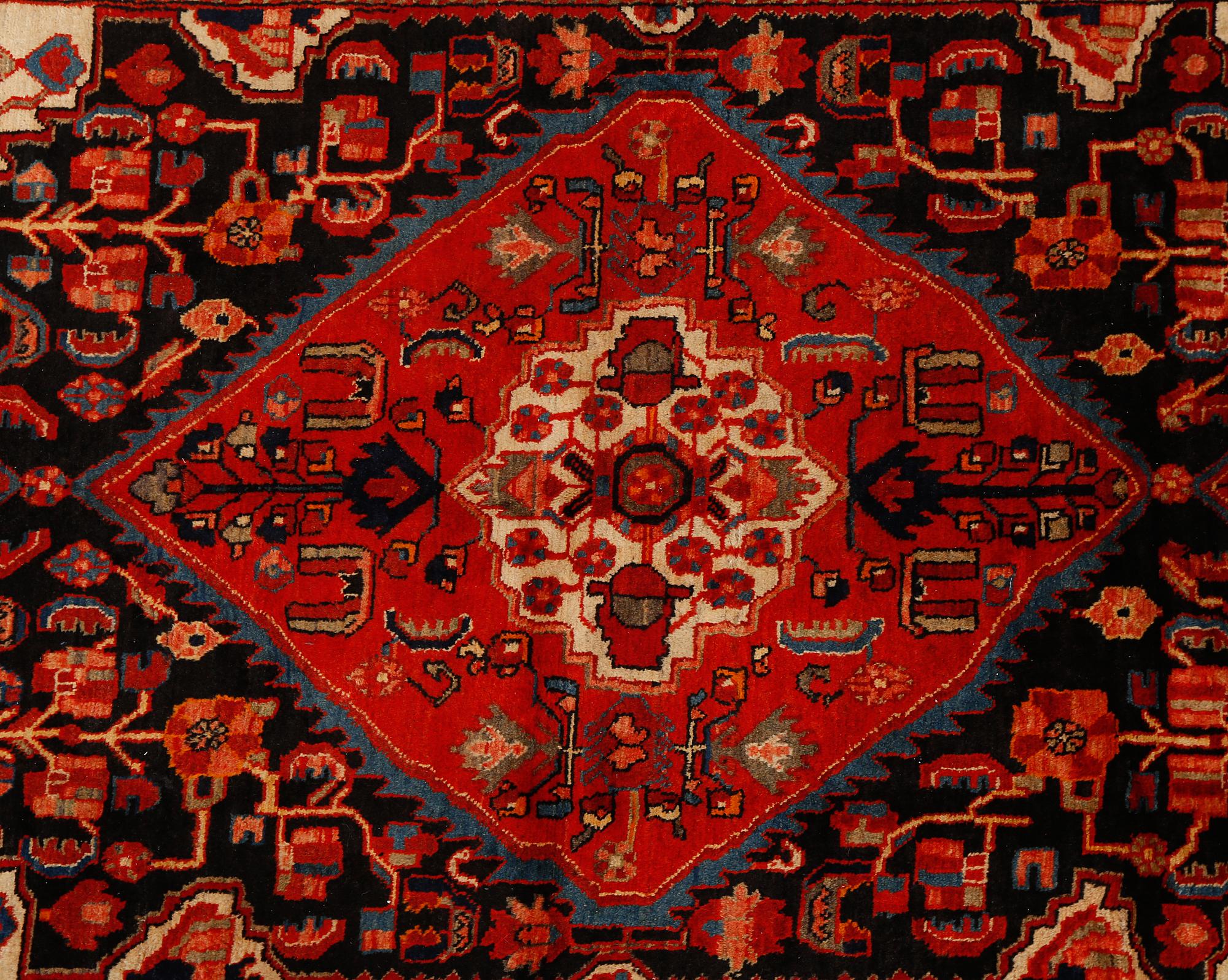 MATTA, Nahavand, sent 1900-tal, ca 285x155 cm.
