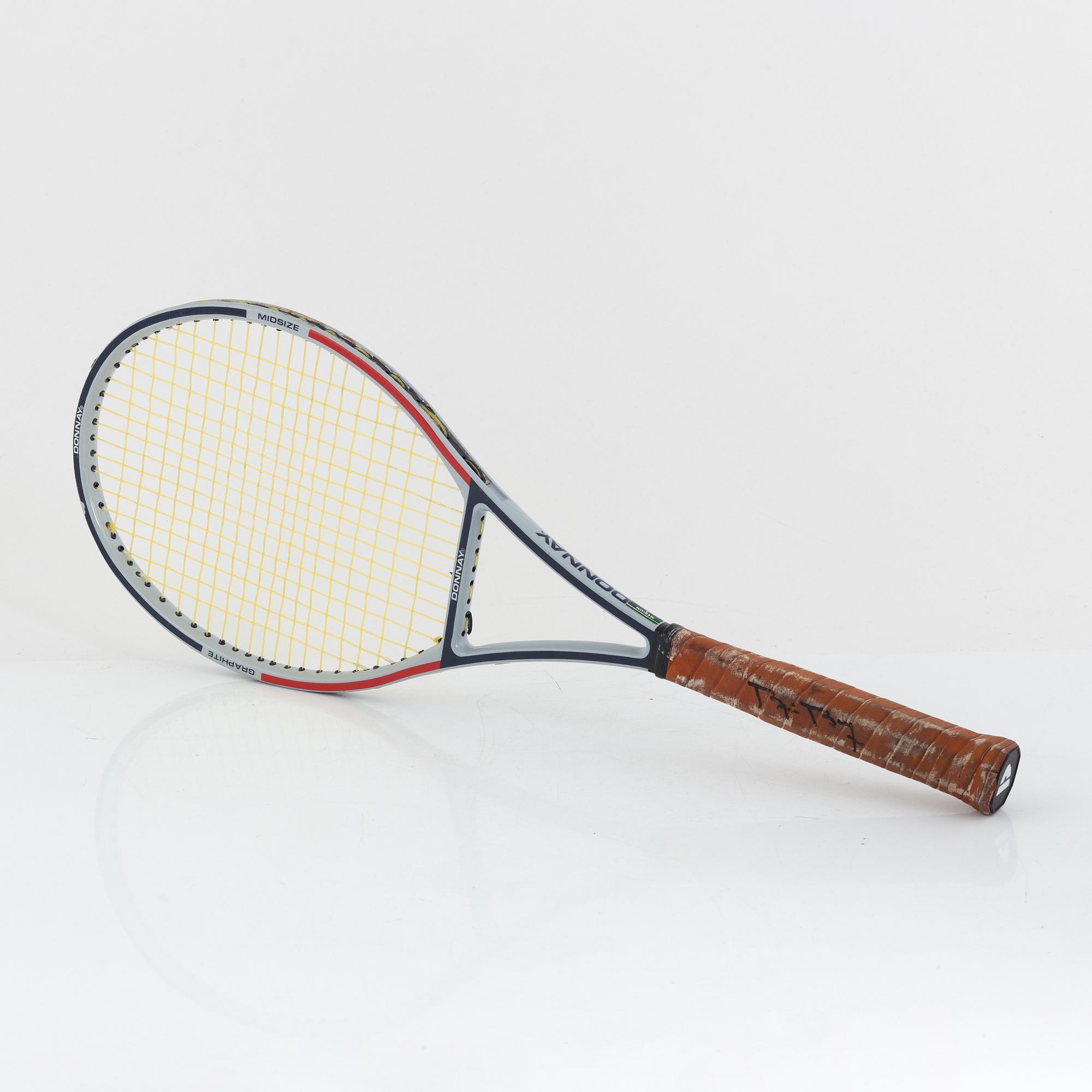 Två stycken tennisracketar, Donnay. Båda signerade av Björn Borg. Donnay Graphite.