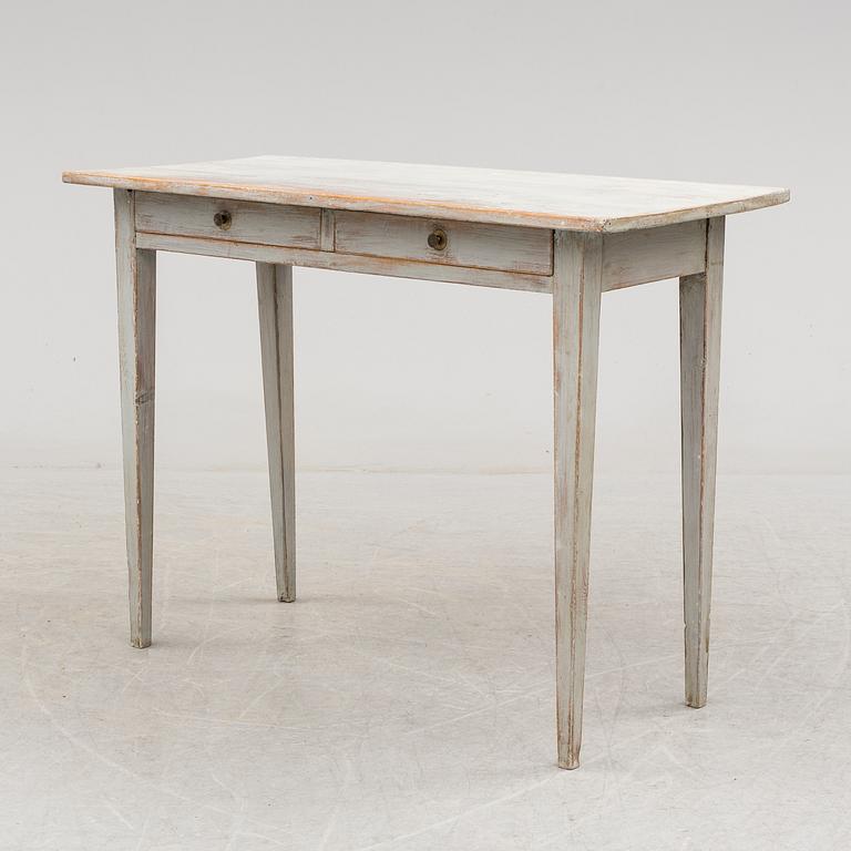 A first half of the 19th century table.