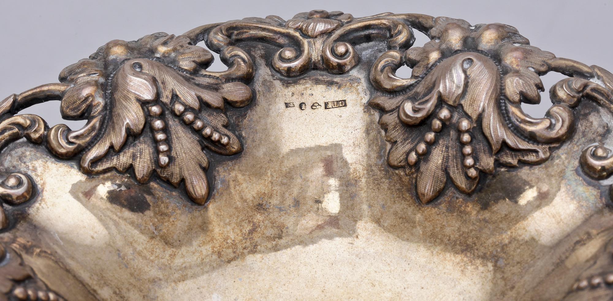 SKÅL PÅ FOT, silver, Gustaf Theodor Folcker, Stockholm, 1873. Vikt 243 g.