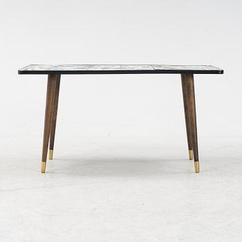 Soffbord, troligvis Tilgmans keramik, signerad Marian, daterad 1961.