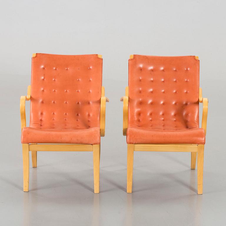 A PAIR OF BRUNO MATHSSON "MINA" ARMCHAIRS.