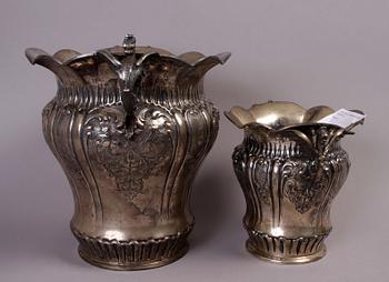 VIN samt CHAMPAGNEKYLARE, låghaltigt silver.