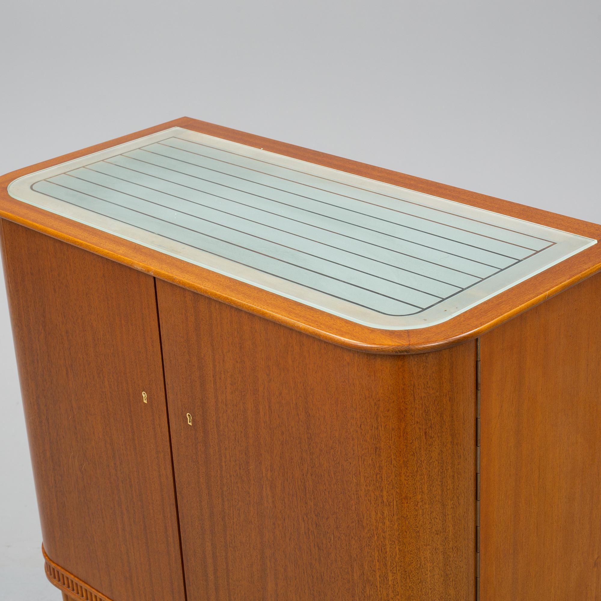 A mahogany Swedish Modern drinks cabinet, AB Förenades Möbler, Linköping, 1940-tal.